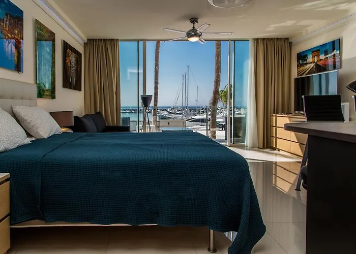 First Line P. Banus Sleeps 4