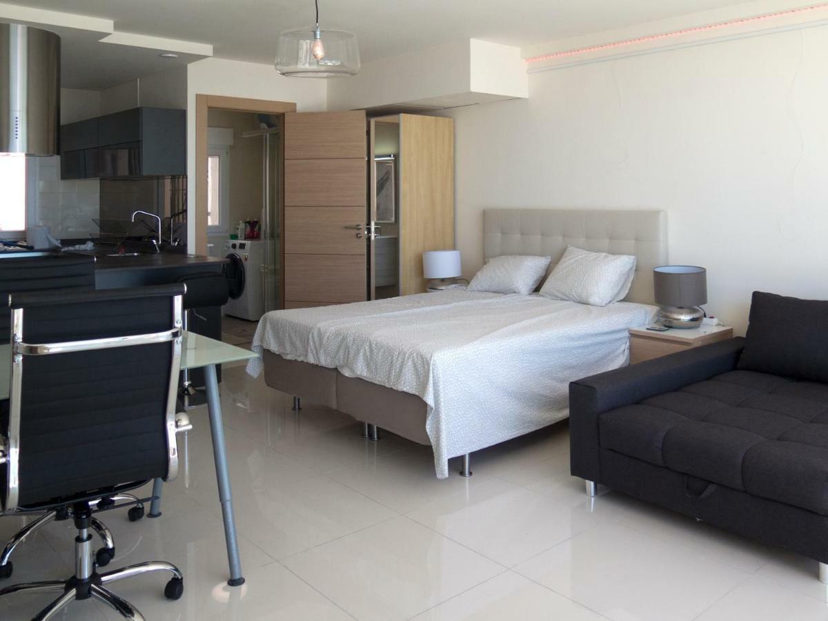 First Line P. Banus Sleeps 4 Apartament