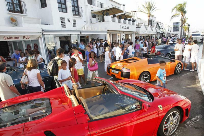 First Line P. Banus Sleeps 4 Apartament