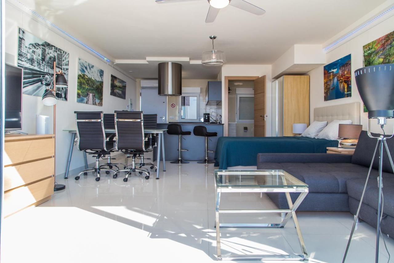 Apartment First Line P. Banus Sleeps 4 *