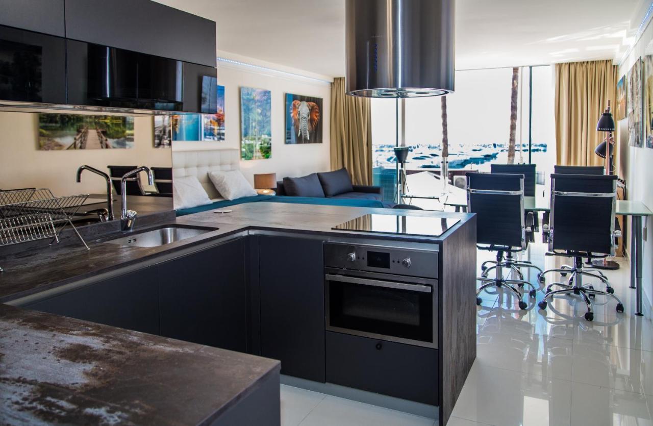 Apartment First Line P. Banus Sleeps 4