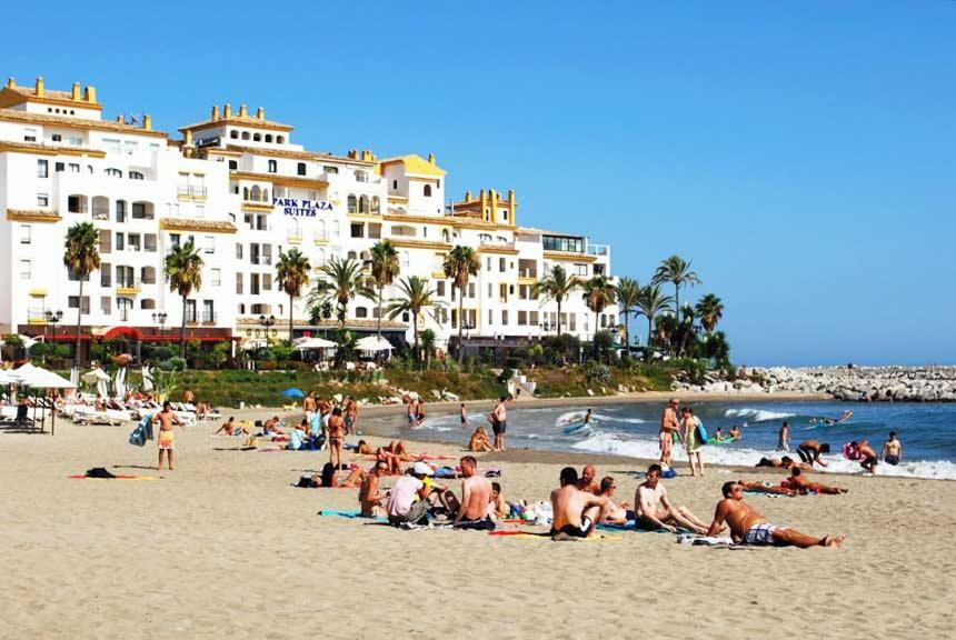 First Line P. Banus Sleeps 4 Apartment *